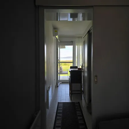 Apartment Lakeside - *